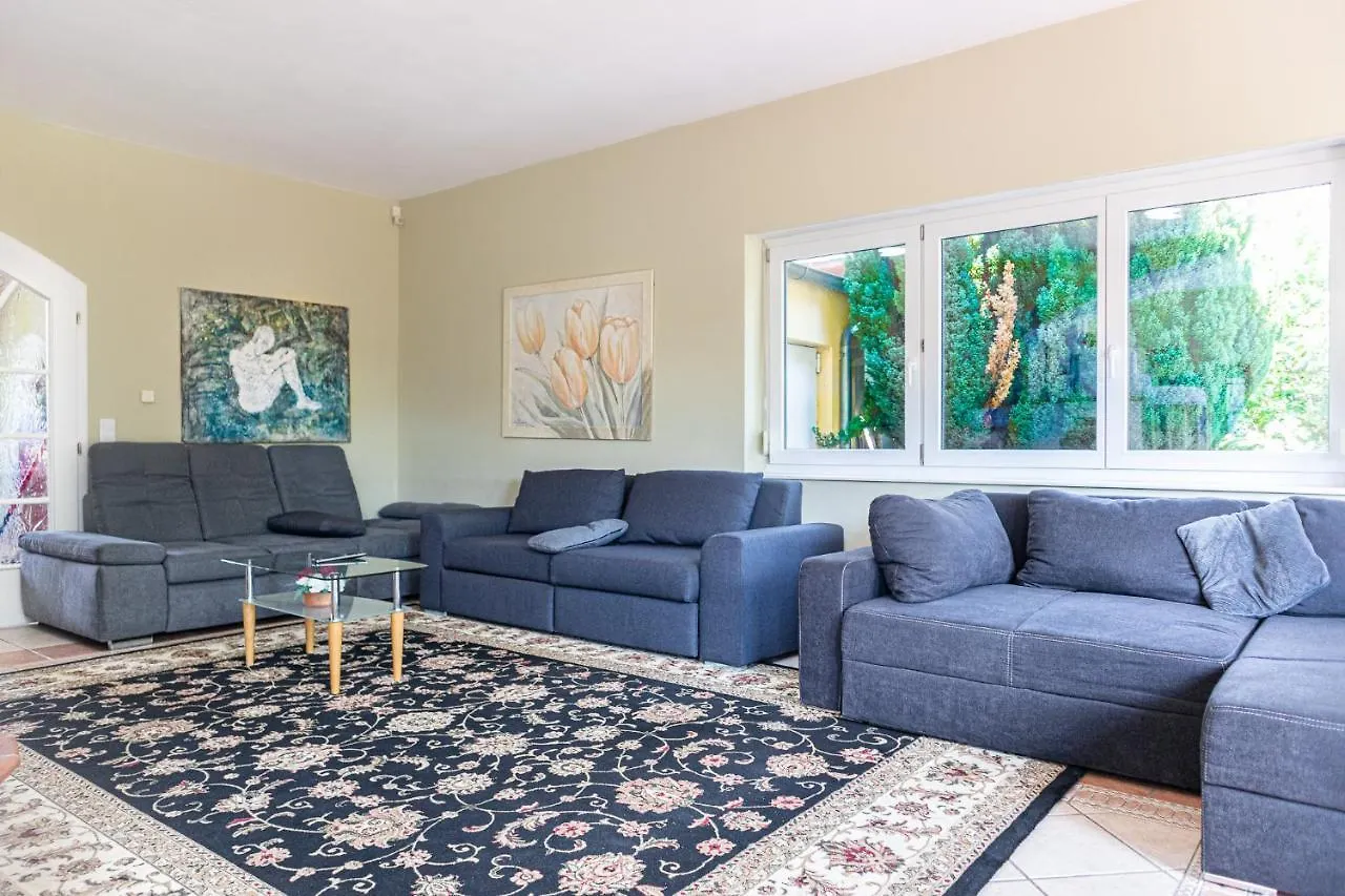 Exquisite Villa With Free Parking - Suitable For Groups Up To 18P Wiedeń Austria