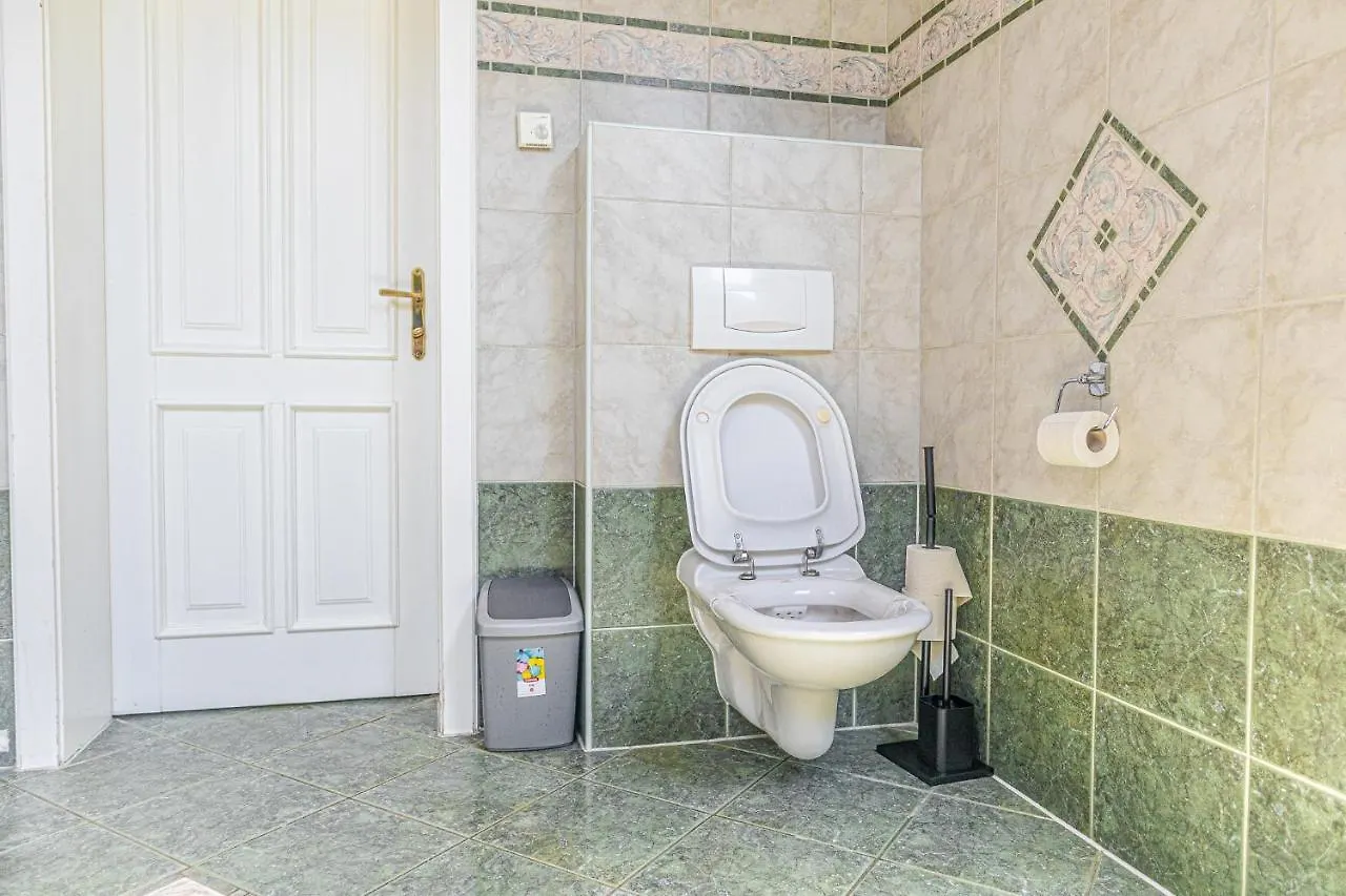 Exquisite Villa With Free Parking - Suitable For Groups Up To 18P Wiedeń Austria