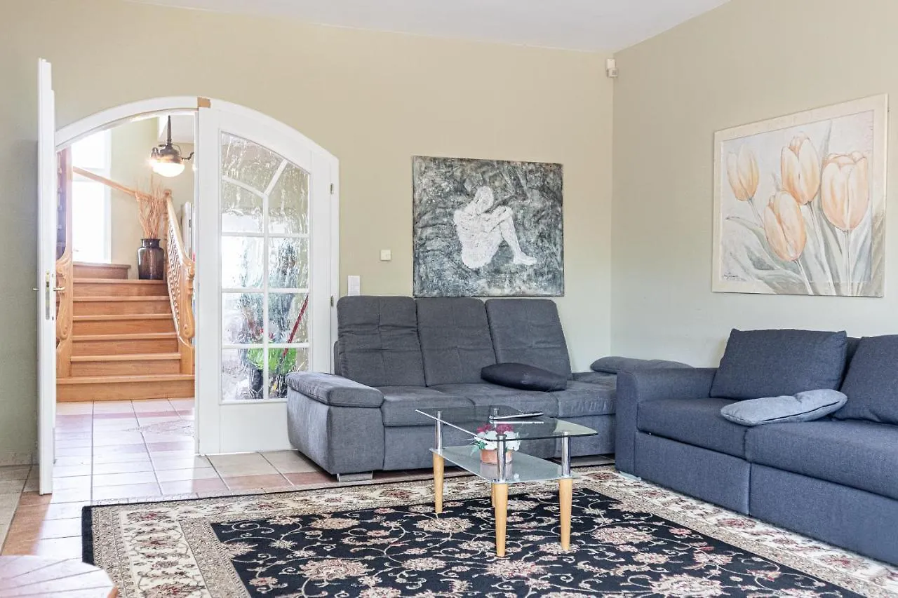 Exquisite Villa With Free Parking - Suitable For Groups Up To 18P Wiedeń 0*,  Austria