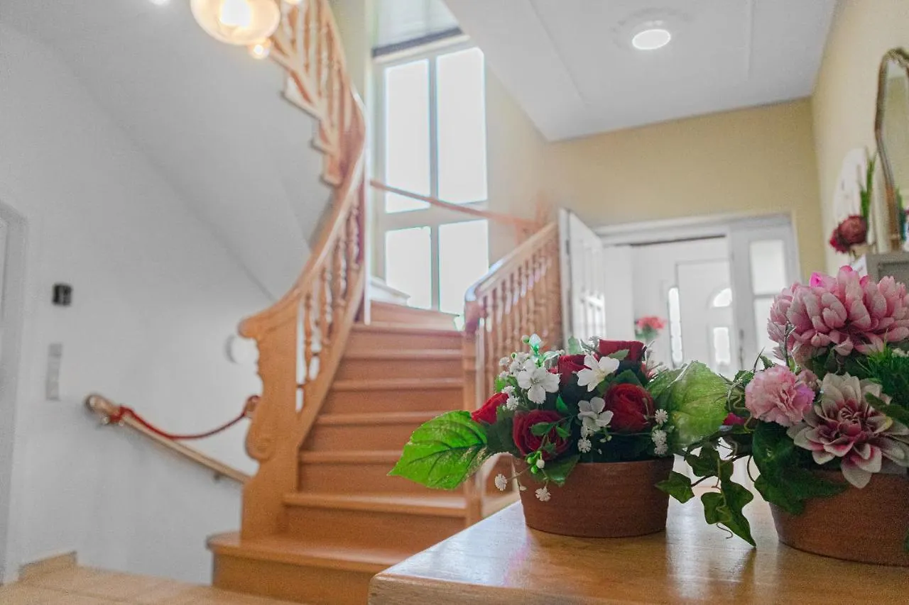 Exquisite Villa With Free Parking - Suitable For Groups Up To 18P Vienna 0*,  Austria
